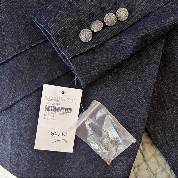 NWT Blazer with metal buttons - Picture 5 of 6